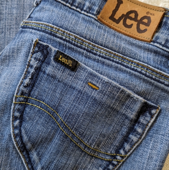 Vintage Lee flare jeans, size 29. - Picture 3 of 7